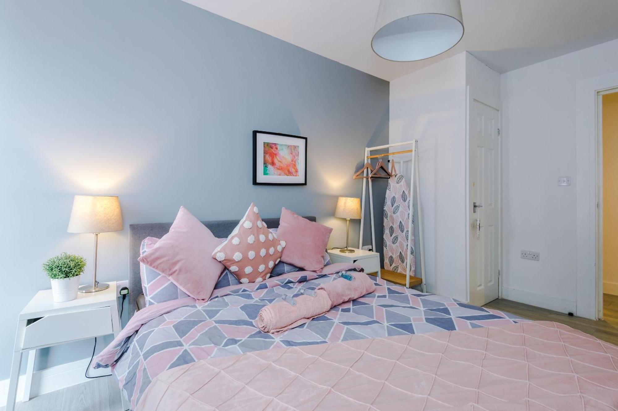 Opp Liverpool - Perfect For Contractors And Travellers, Big Savings Booking 4 Nights Or More! Apartamento Quarto foto